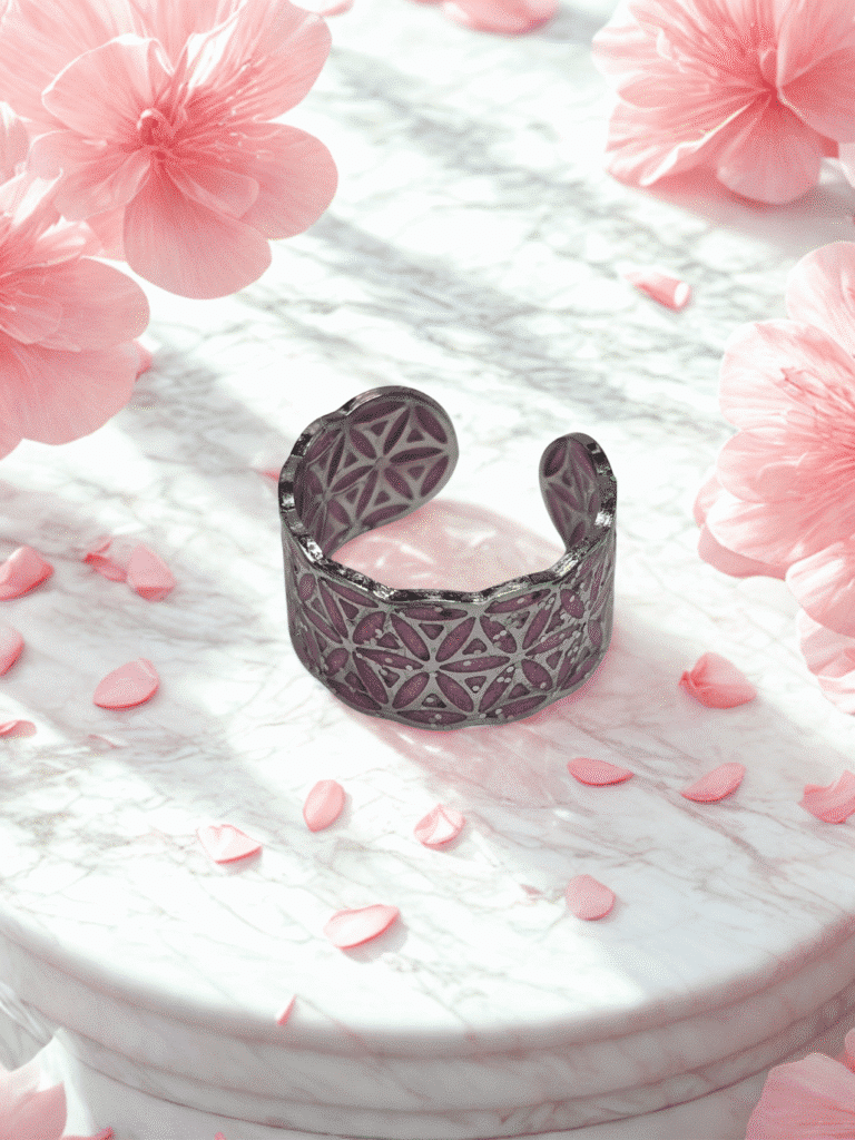 bague fleur de vie argentée éveil de rose pailleté rose Jewels Spirit de profil