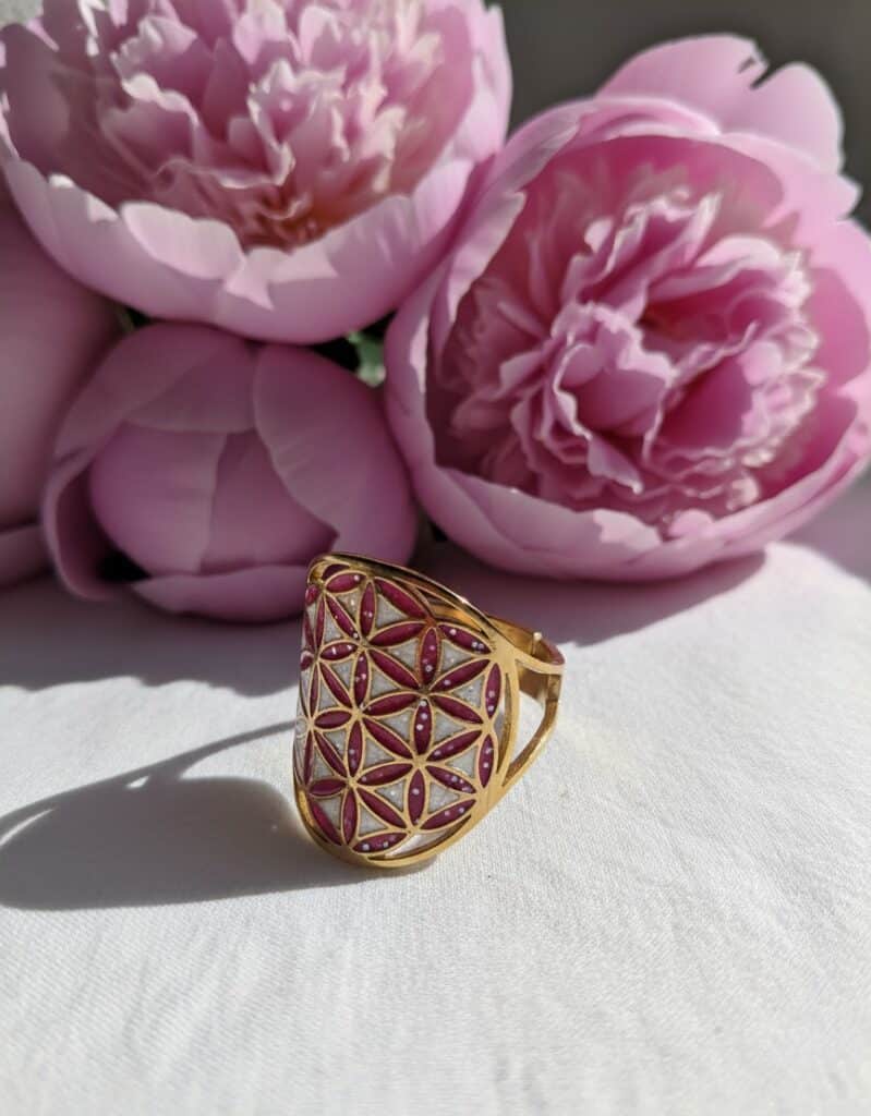 bague fleur de vie dorée lumière d’or pailleté rose et blanc Jewels Spirit de profil