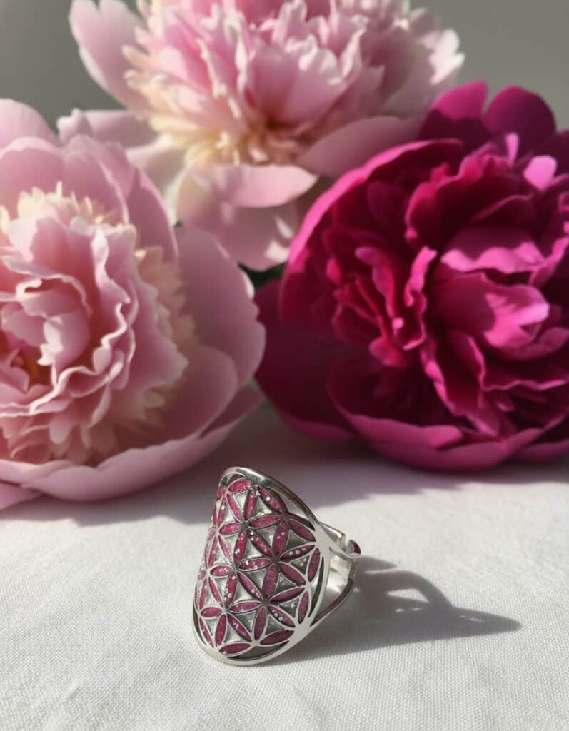 bague fleur de vie argentée clarté céleste pailleté rose et blanc Jewels Spirit de profil